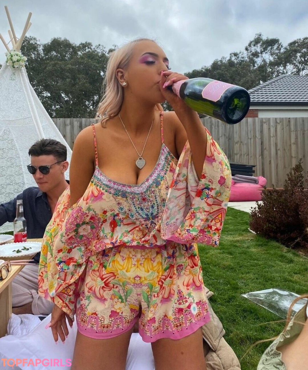 Foto desnuda filtrada de OnlyFans de Alanna Pow #108 Foto desnuda filtrada de OnlyFans de Alanna Pow #108