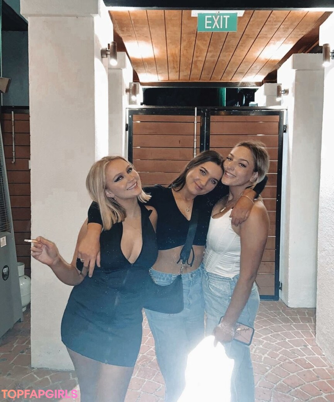 Foto desnuda filtrada de OnlyFans de Alanna Pow #92 Foto desnuda filtrada de OnlyFans de Alanna Pow #92