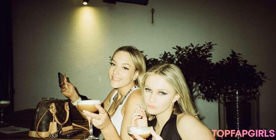 Foto desnuda filtrada de OnlyFans de Alanna Pow #94 Foto desnuda filtrada de OnlyFans de Alanna Pow #94