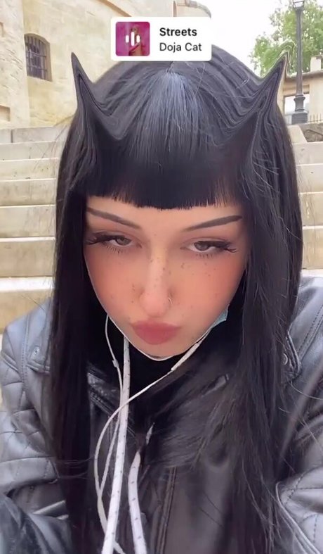Foto desnuda filtrada de OnlyFans de Trinadest Elisa