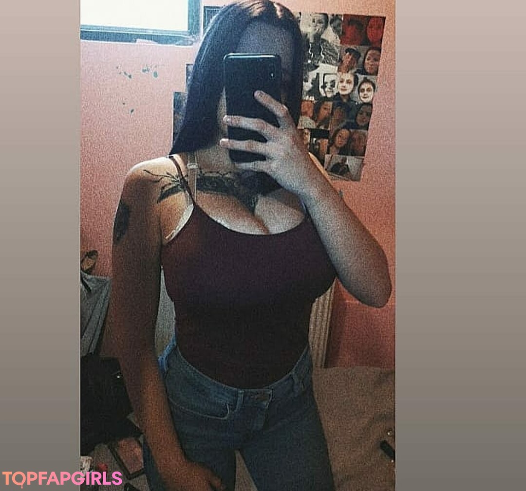 Foto desnuda filtrada de OnlyFans de Suzizvonar #4 Foto desnuda filtrada de OnlyFans de Suzizvonar #4