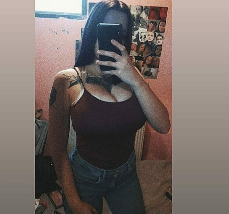Foto desnuda filtrada de OnlyFans de Suzizvonar