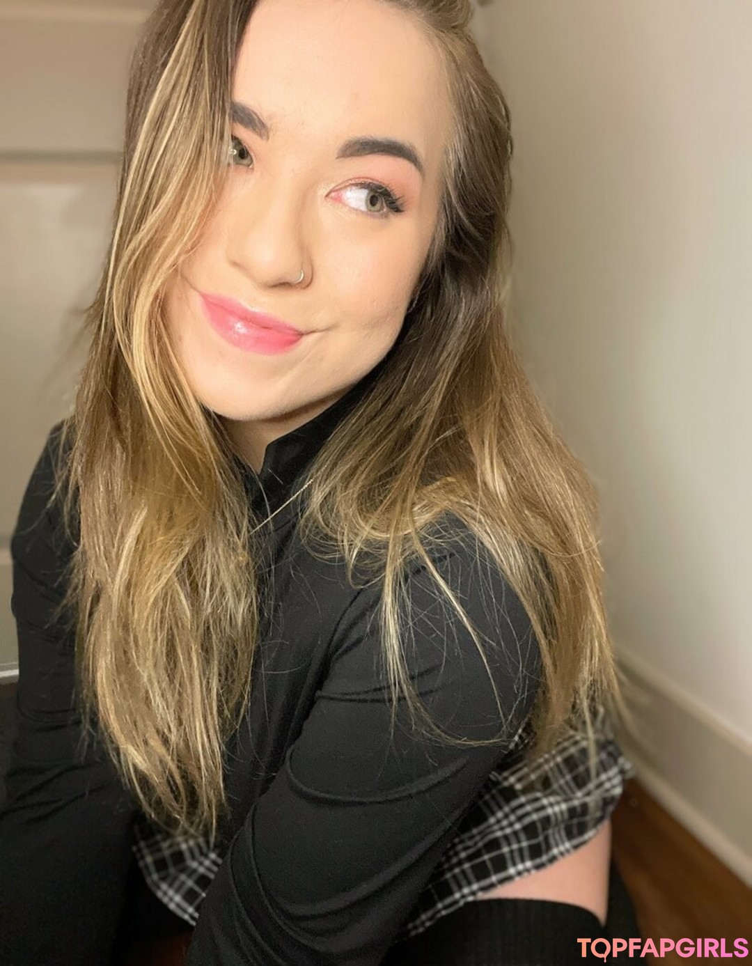 Foto desnuda filtrada de OnlyFans de Lunabaylee #17 Foto desnuda filtrada de OnlyFans de Lunabaylee #17