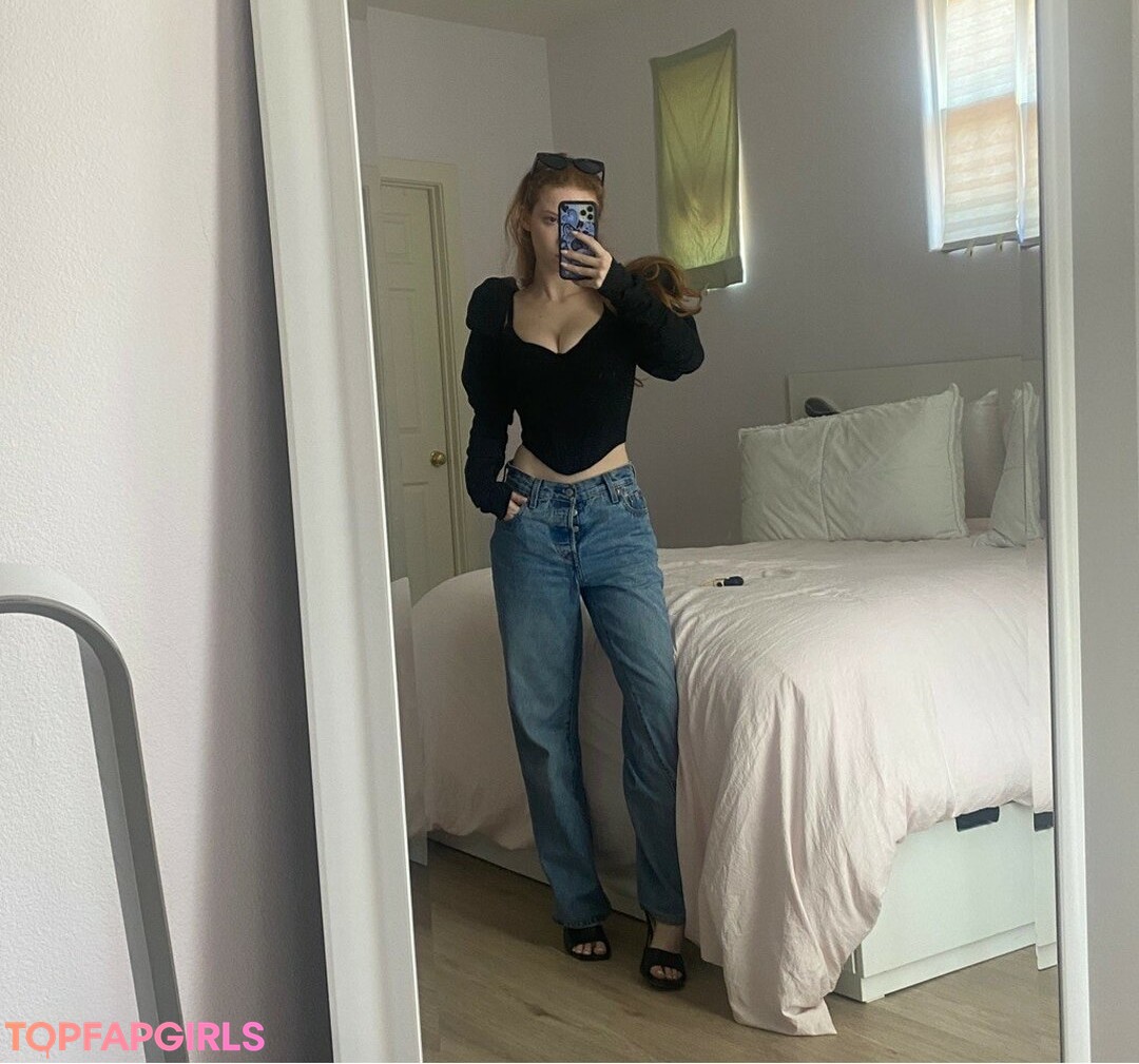 Foto desnuda filtrada de OnlyFans de Francesca Capaldi #262 Foto desnuda filtrada de OnlyFans de Francesca Capaldi #262