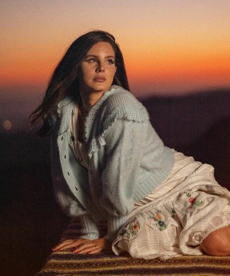 Foto desnuda filtrada de OnlyFans de Lana Del Rey