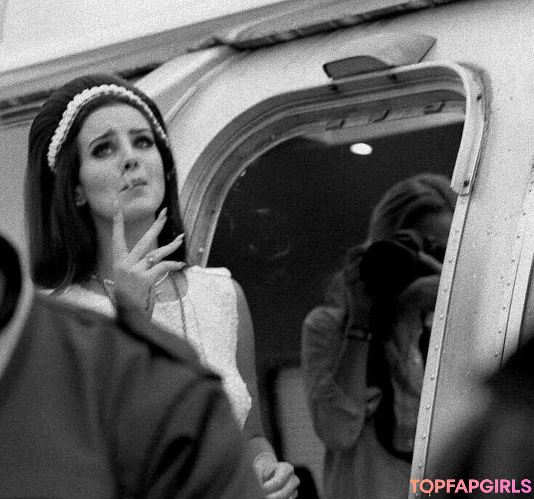 Foto desnuda filtrada de OnlyFans de Lana Del Rey #268 Foto desnuda filtrada de OnlyFans de Lana Del Rey #268