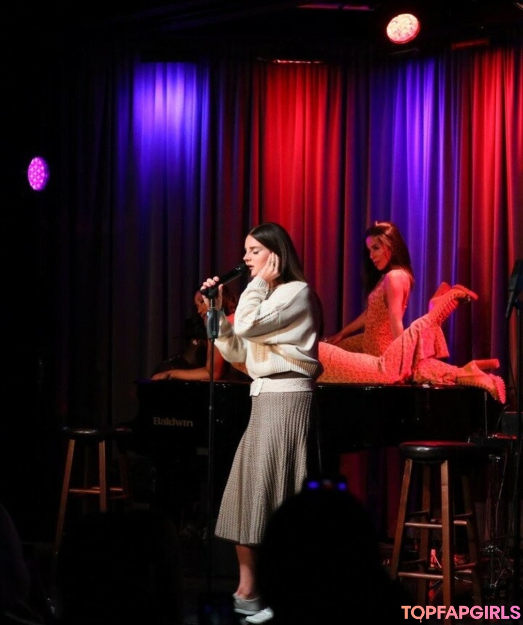 Foto desnuda filtrada de OnlyFans de Lana Del Rey #278 Foto desnuda filtrada de OnlyFans de Lana Del Rey #278