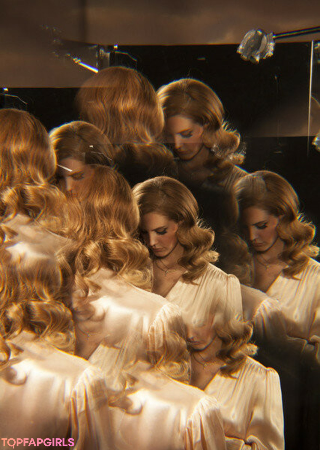Foto desnuda filtrada de OnlyFans de Lana Del Rey #294 Foto desnuda filtrada de OnlyFans de Lana Del Rey #294