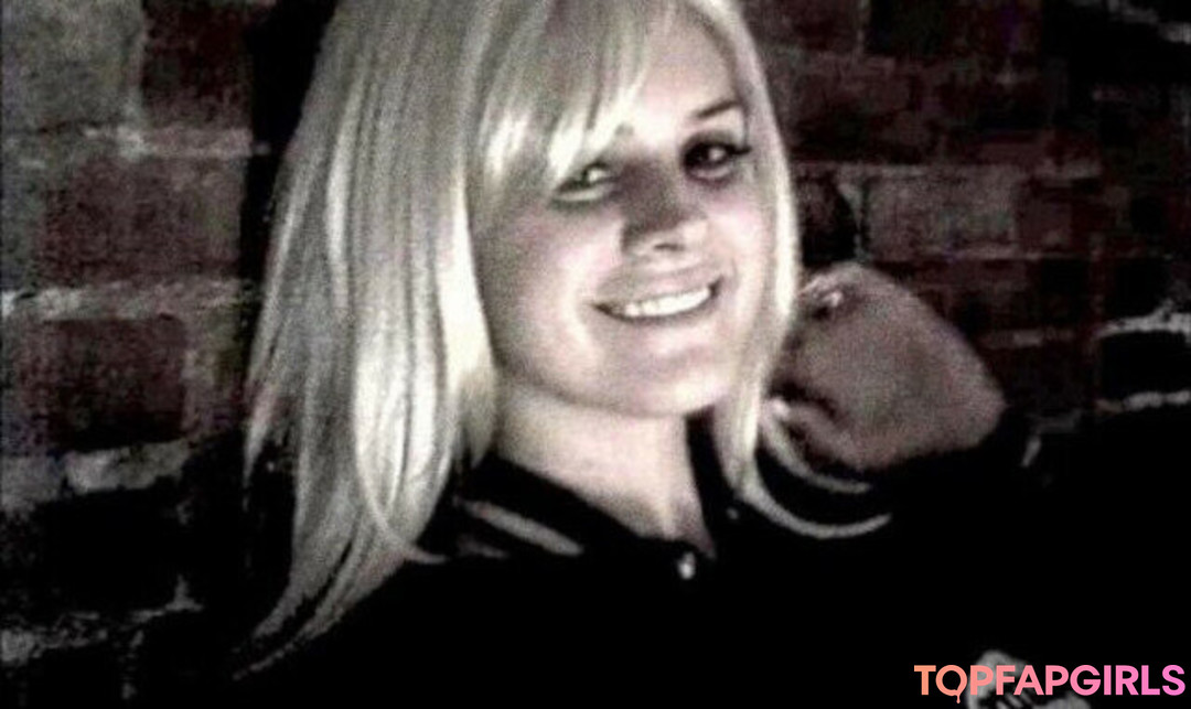 Foto desnuda filtrada de OnlyFans de Lana Del Rey #382 Foto desnuda filtrada de OnlyFans de Lana Del Rey #382