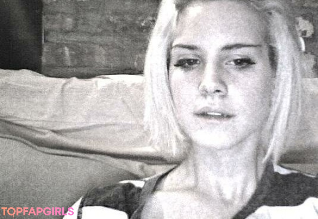 Foto desnuda filtrada de OnlyFans de Lana Del Rey #388 Foto desnuda filtrada de OnlyFans de Lana Del Rey #388