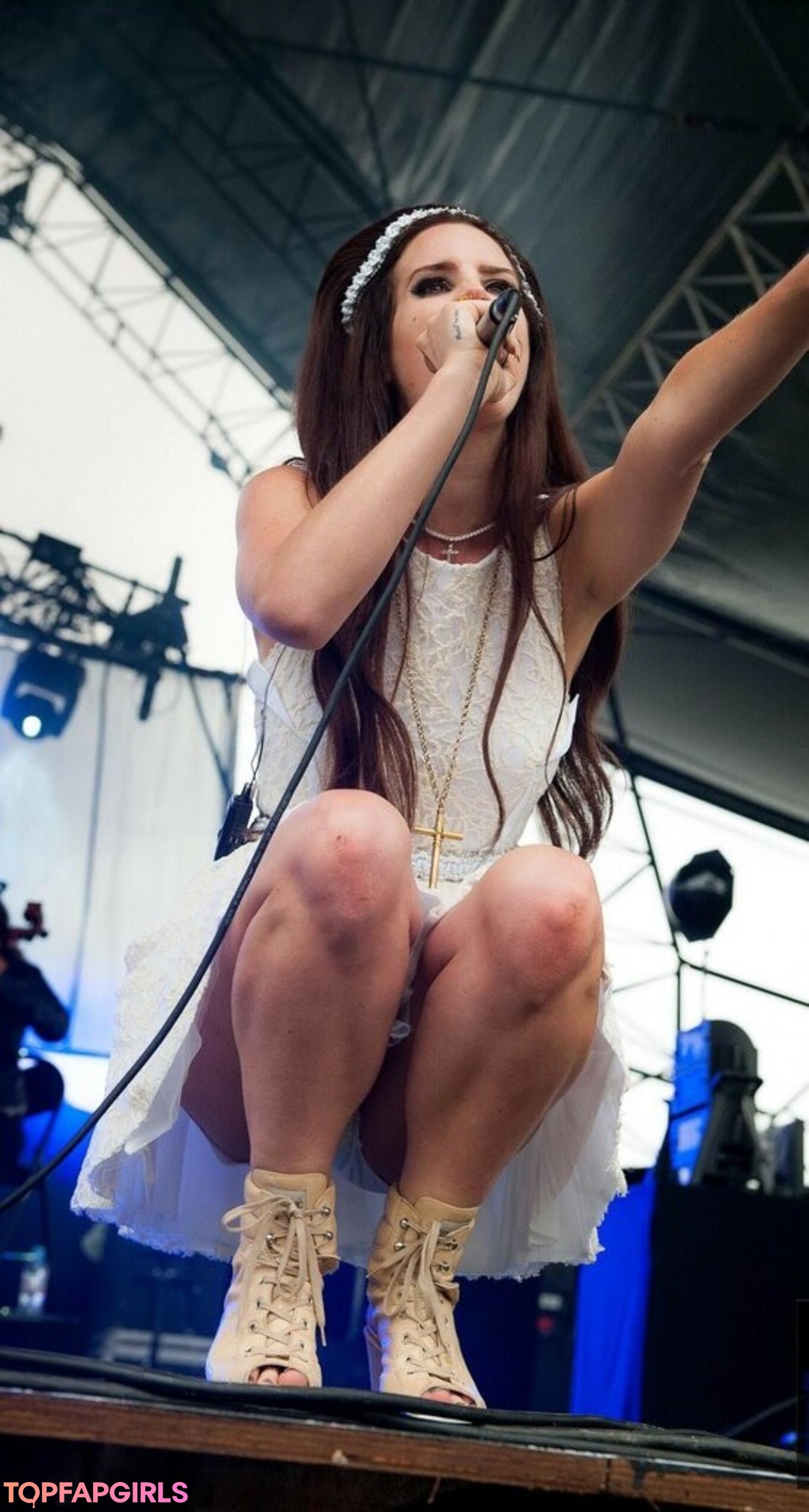 Foto desnuda filtrada de OnlyFans de Lana Del Rey #422 Foto desnuda filtrada de OnlyFans de Lana Del Rey #422