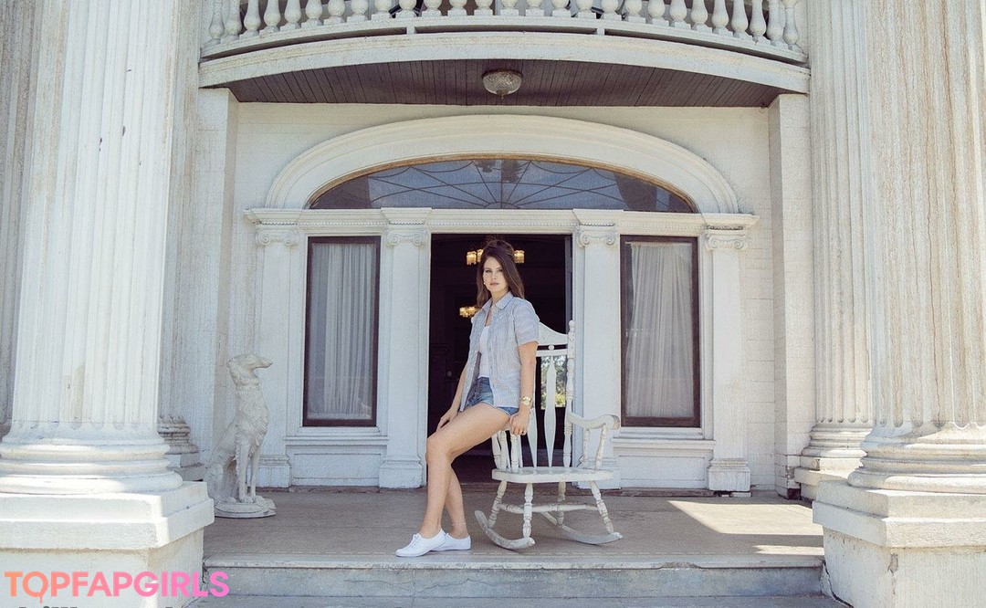 Foto desnuda filtrada de OnlyFans de Lana Del Rey #54 Foto desnuda filtrada de OnlyFans de Lana Del Rey #54