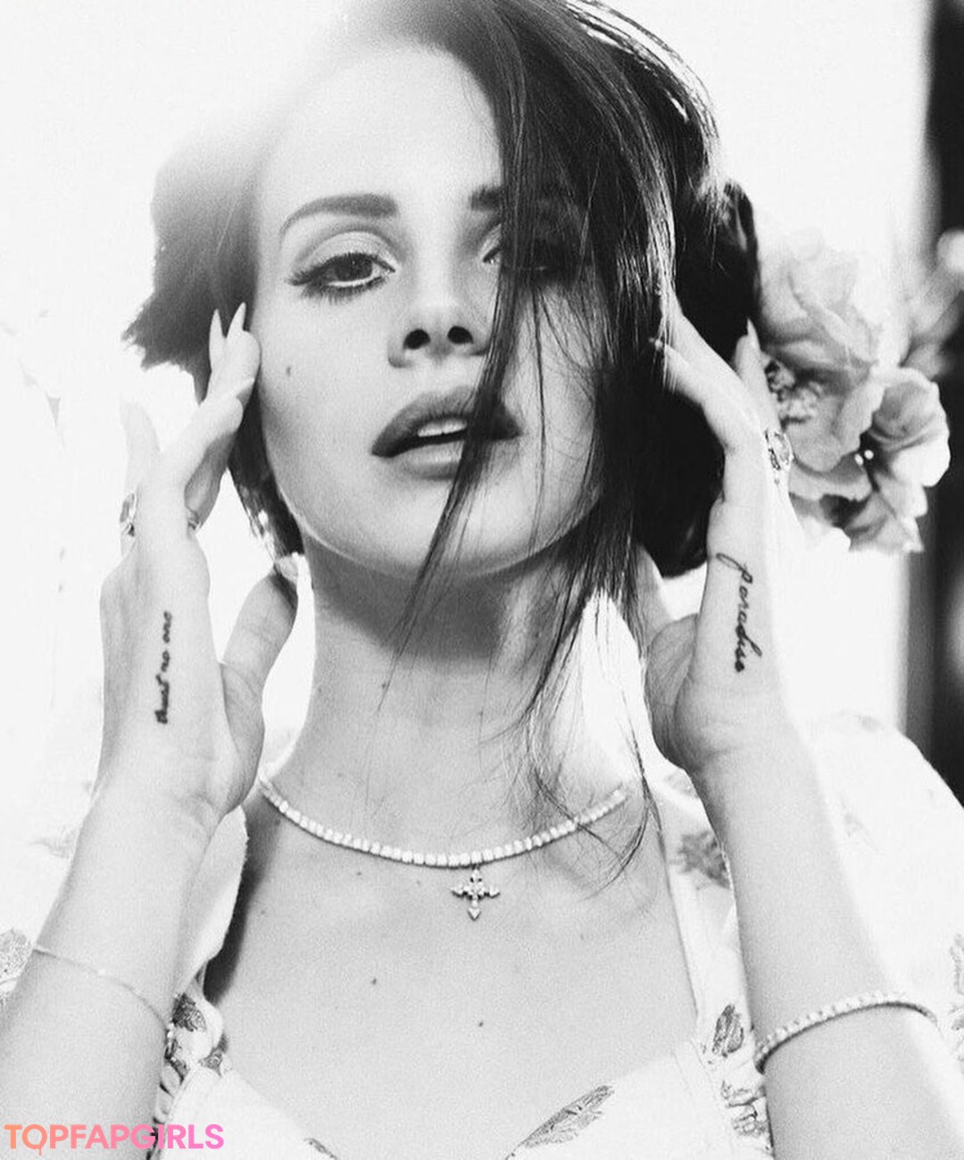 Foto desnuda filtrada de OnlyFans de Lana Del Rey #99 Foto desnuda filtrada de OnlyFans de Lana Del Rey #99