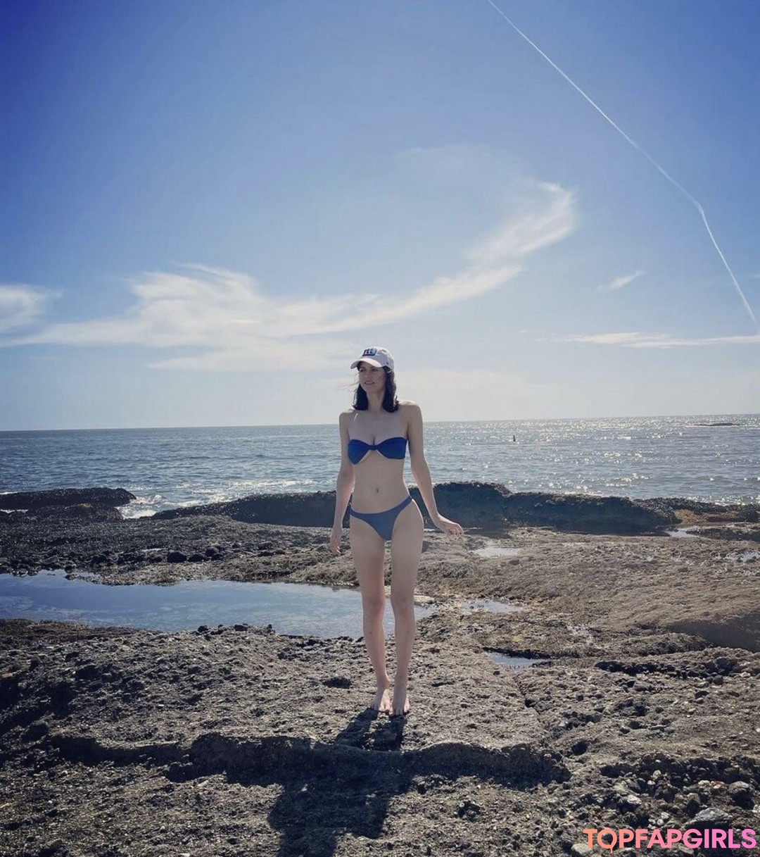 Foto desnuda filtrada de OnlyFans de Alexandra Daddario #1594