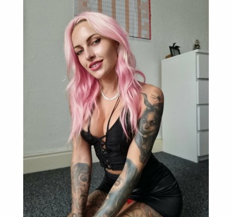 Foto desnuda filtrada de OnlyFans de Devilsbarbie69
