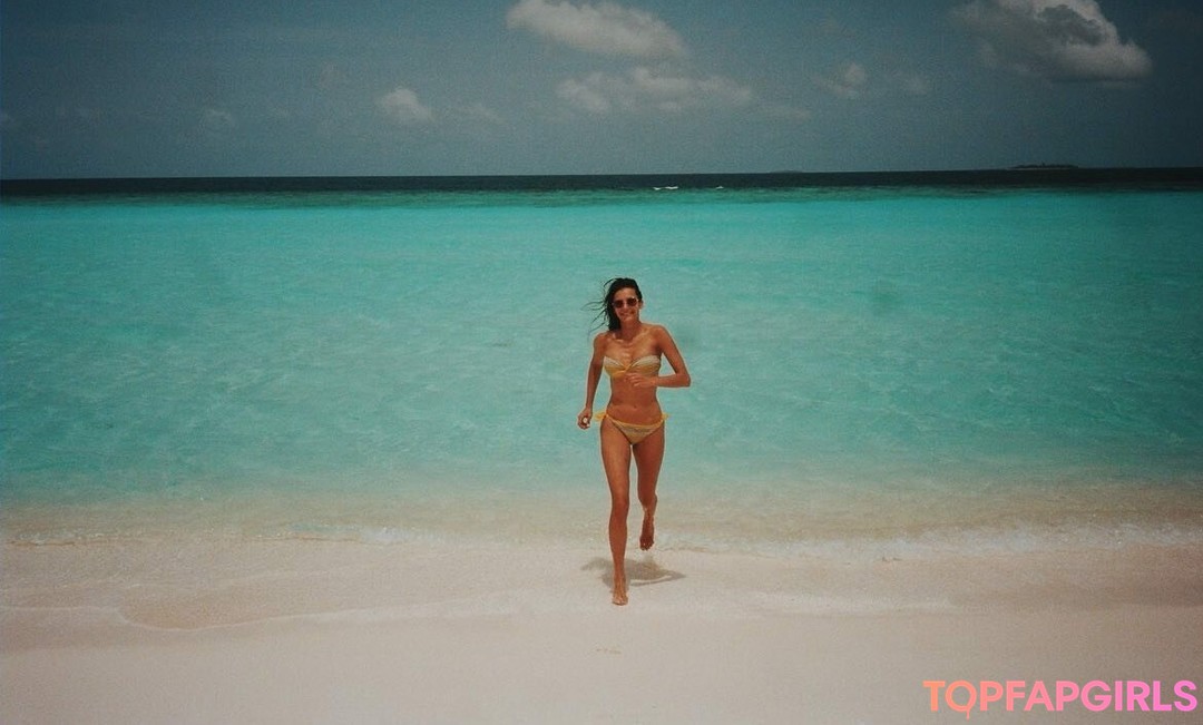 Foto desnuda filtrada de OnlyFans de Nina Dobrev #114 Foto desnuda filtrada de OnlyFans de Nina Dobrev #114