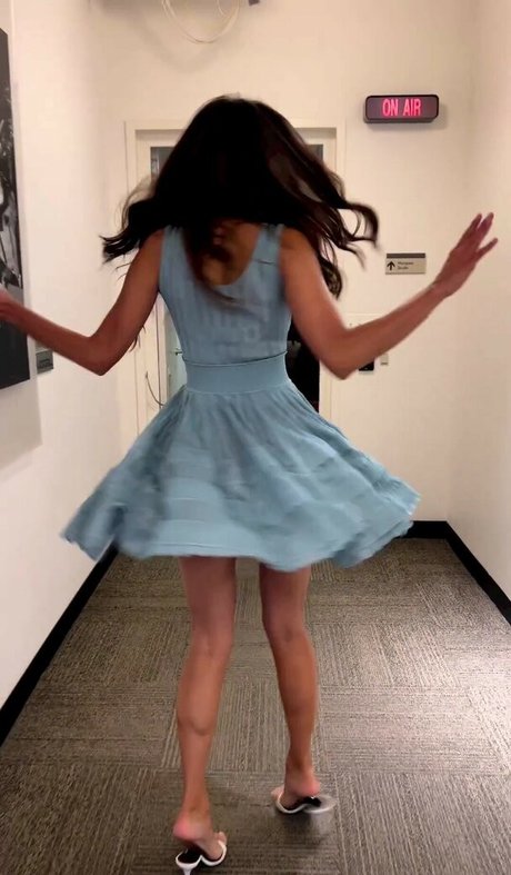 Nina Dobrev