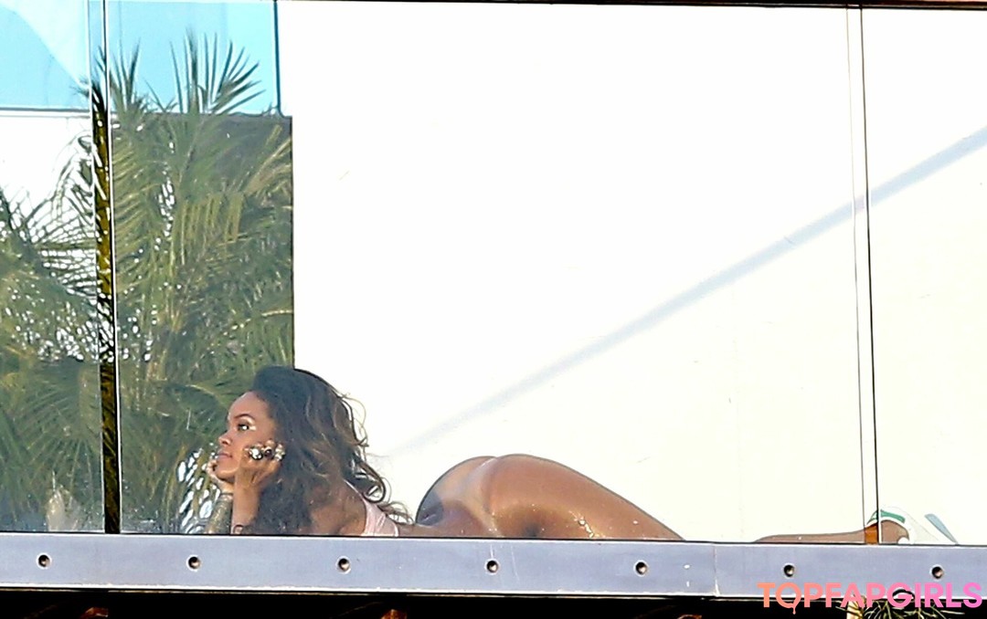 Foto desnuda filtrada de OnlyFans de Rihanna #1199