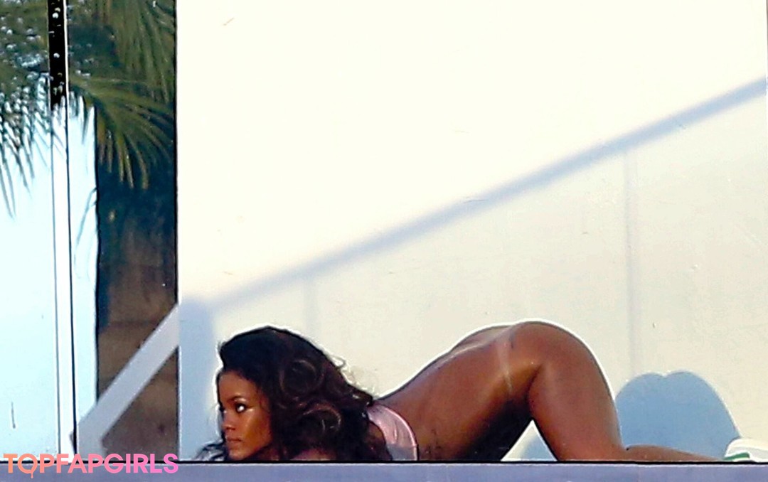 Foto desnuda filtrada de OnlyFans de Rihanna #1219