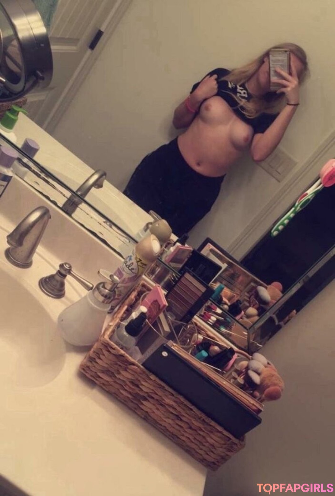 Foto desnuda filtrada de OnlyFans de Uselesscumbucket #60 Foto desnuda filtrada de OnlyFans de Uselesscumbucket #60