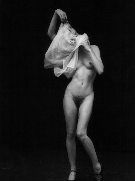 Foto desnuda filtrada de OnlyFans de Milla Jovovich
