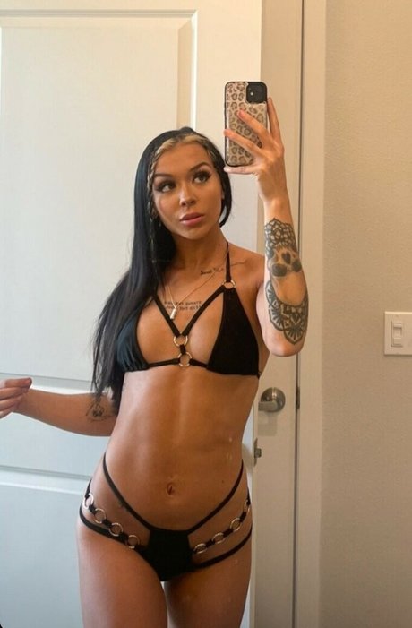 Cora Jade