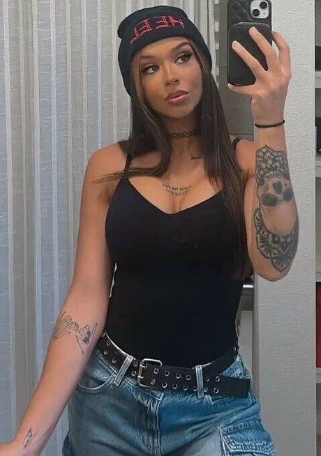 Cora Jade