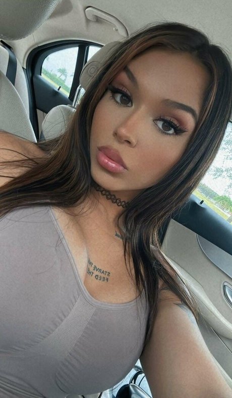 Foto desnuda filtrada de OnlyFans de Cora Jade