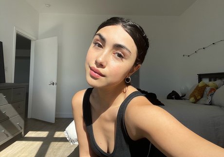 Foto desnuda filtrada de OnlyFans de Alexa Mansour