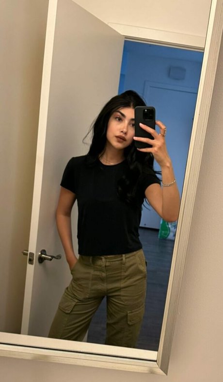 Alexa Mansour