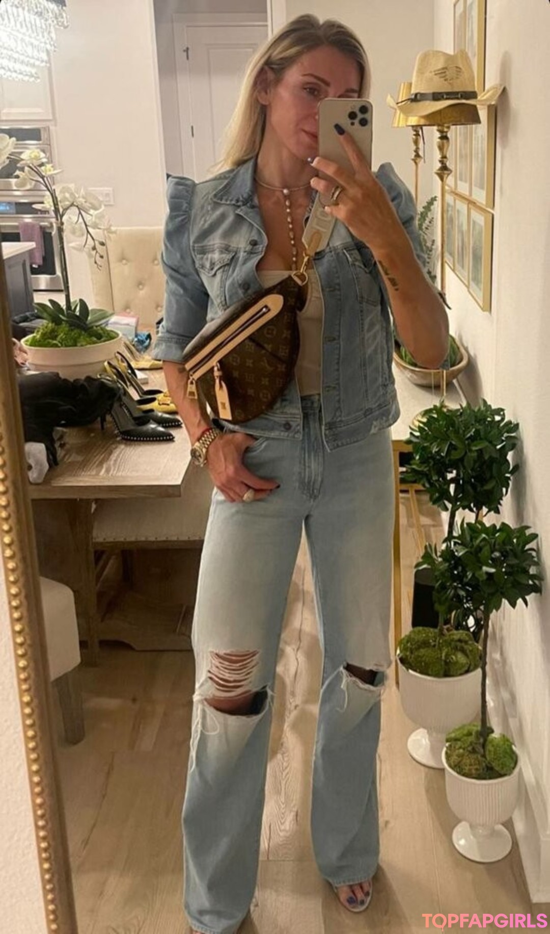 Foto desnuda filtrada de OnlyFans de Charlotte Flair #313 Foto desnuda filtrada de OnlyFans de Charlotte Flair #313