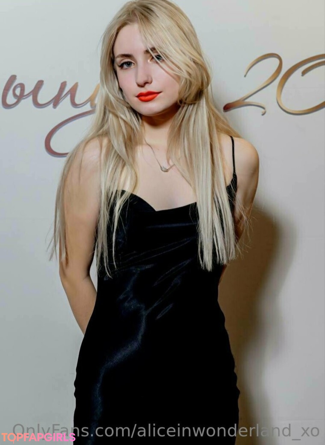 Foto desnuda filtrada de OnlyFans de Aliceinwonderlandxo #98 Foto desnuda filtrada de OnlyFans de Aliceinwonderlandxo #98