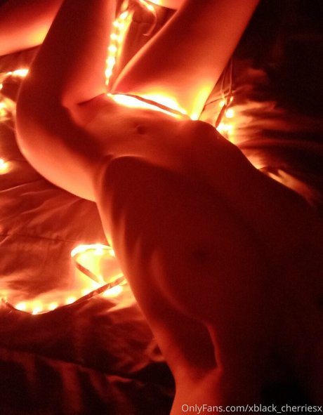 Xblack_cherriesx