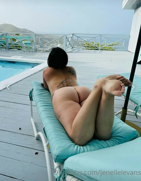 Foto desnuda filtrada de OnlyFans de Jenelle Evans