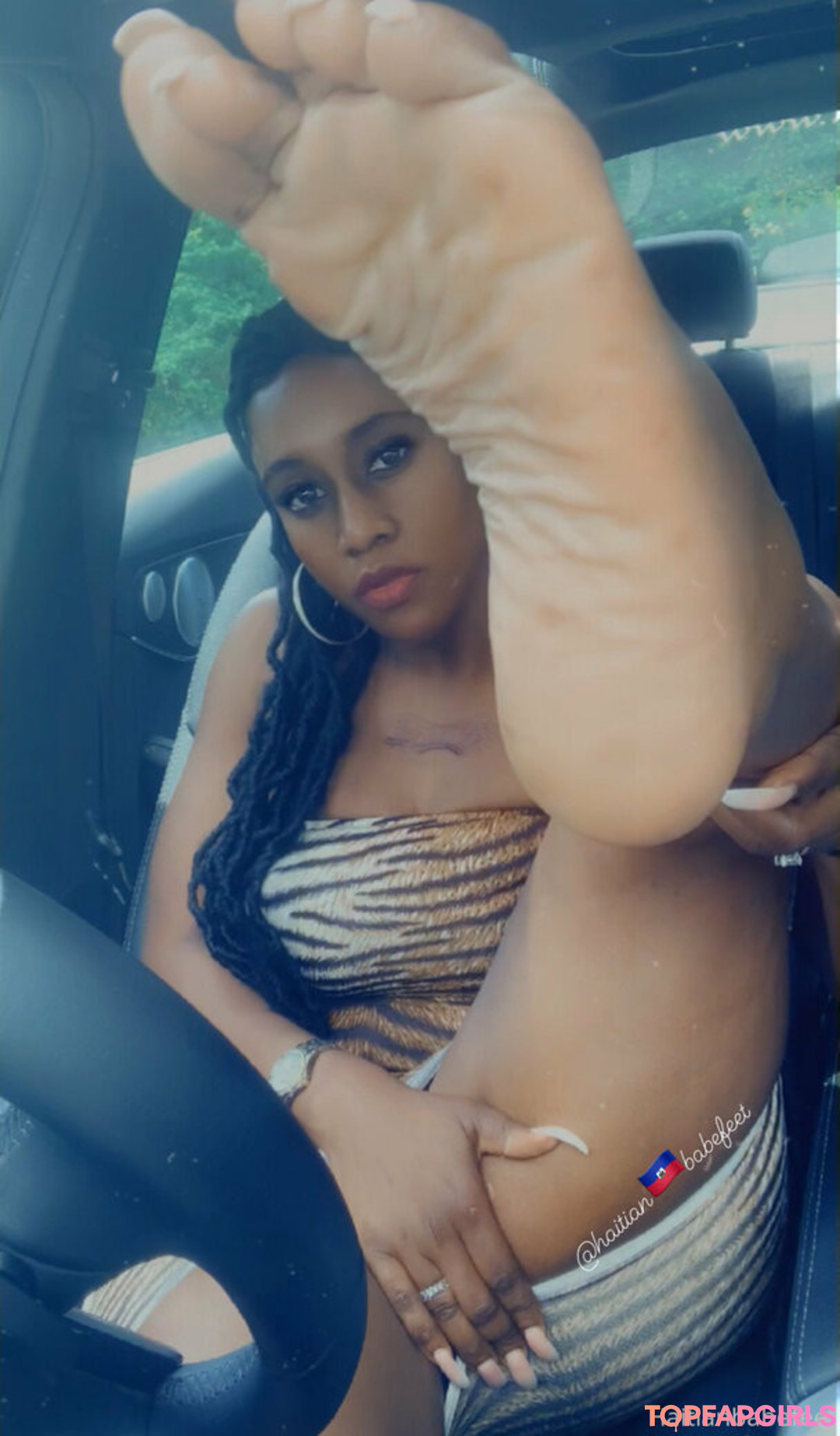 Foto desnuda filtrada de OnlyFans de Haitianbabefeet #5 Foto desnuda filtrada de OnlyFans de Haitianbabefeet #5