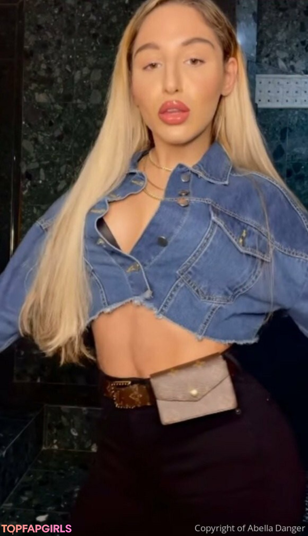 Foto desnuda filtrada de OnlyFans de Abelladanger #13 Foto desnuda filtrada de OnlyFans de Abelladanger #13