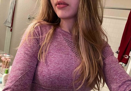 Foto desnuda filtrada de OnlyFans de Sarahandryan228
