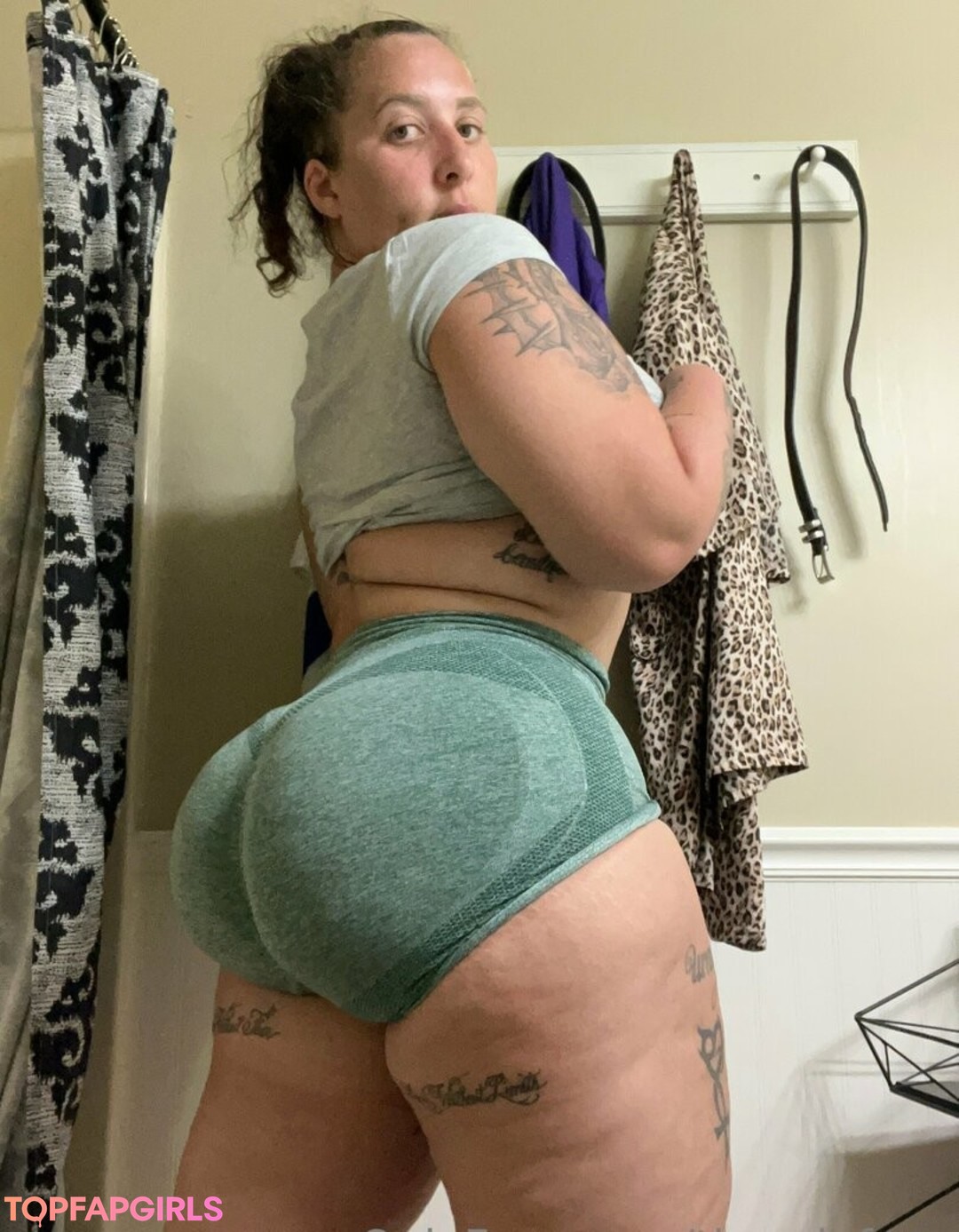 Foto desnuda filtrada de OnlyFans de Thundafans #178 Foto desnuda filtrada de OnlyFans de Thundafans #178