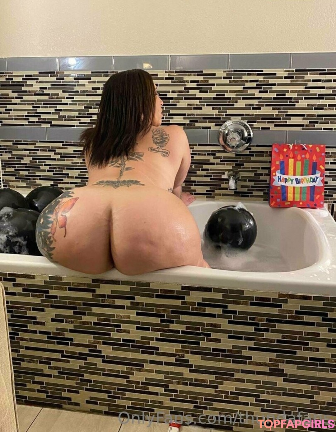 Foto desnuda filtrada de OnlyFans de Thundafans #46 Foto desnuda filtrada de OnlyFans de Thundafans #46