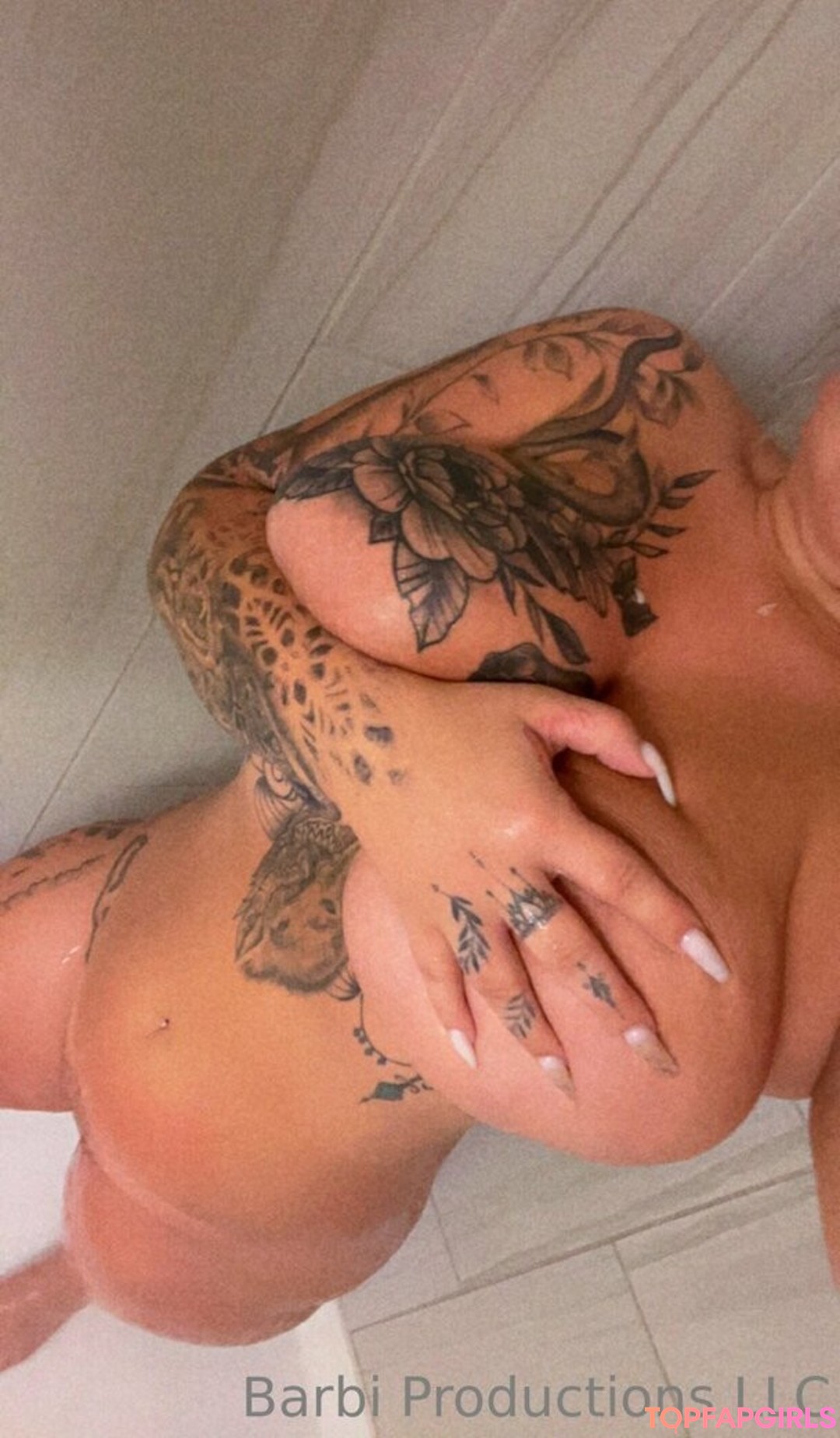 Foto desnuda filtrada de OnlyFans de Spicybarbi #43 Foto desnuda filtrada de OnlyFans de Spicybarbi #43