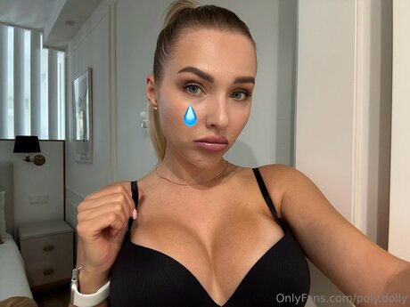 Foto desnuda filtrada de OnlyFans de Poly Dolly