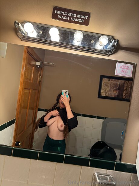 Foto desnuda filtrada de OnlyFans de Sheababy420