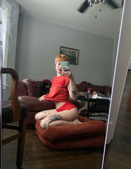 Foto desnuda filtrada de OnlyFans de Pleasequietdown