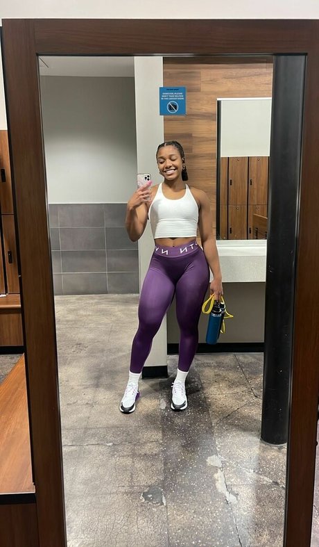 Foto desnuda filtrada de OnlyFans de Aaaaayevuh