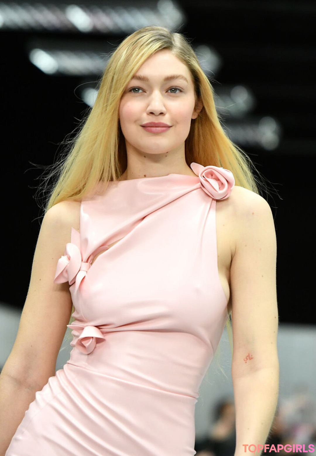 Foto desnuda filtrada de OnlyFans de Gigi Hadid #164 Foto desnuda filtrada de OnlyFans de Gigi Hadid #164