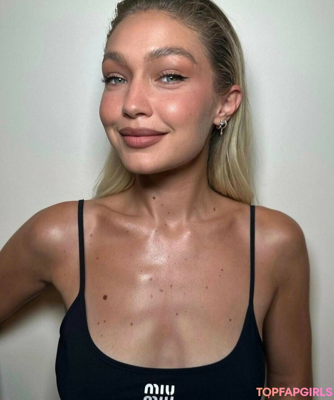 Foto desnuda filtrada de OnlyFans de Gigi Hadid #332 Foto desnuda filtrada de OnlyFans de Gigi Hadid #332