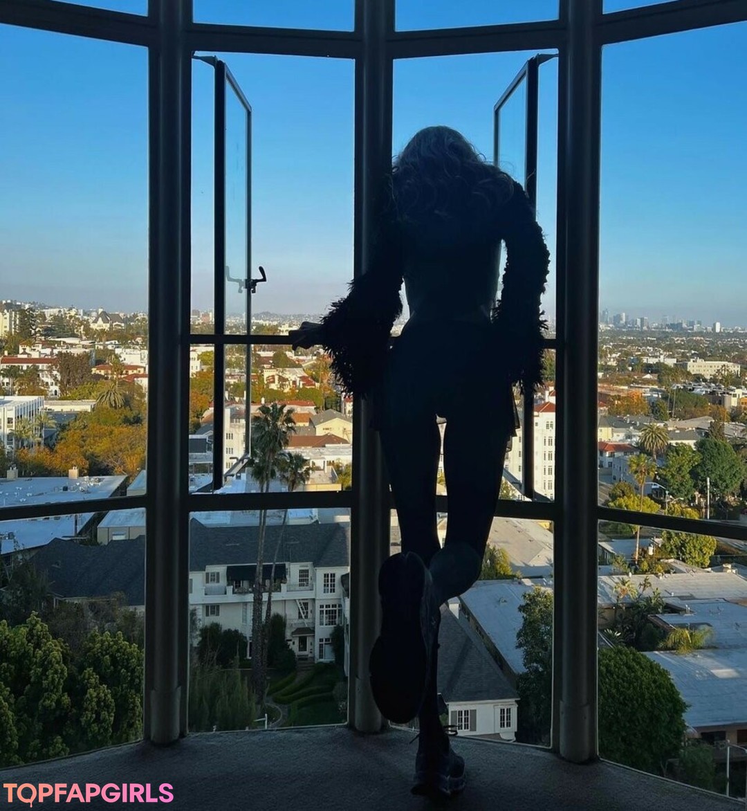 Foto desnuda filtrada de OnlyFans de Anne Marie Morin #125 Foto desnuda filtrada de OnlyFans de Anne Marie Morin #125