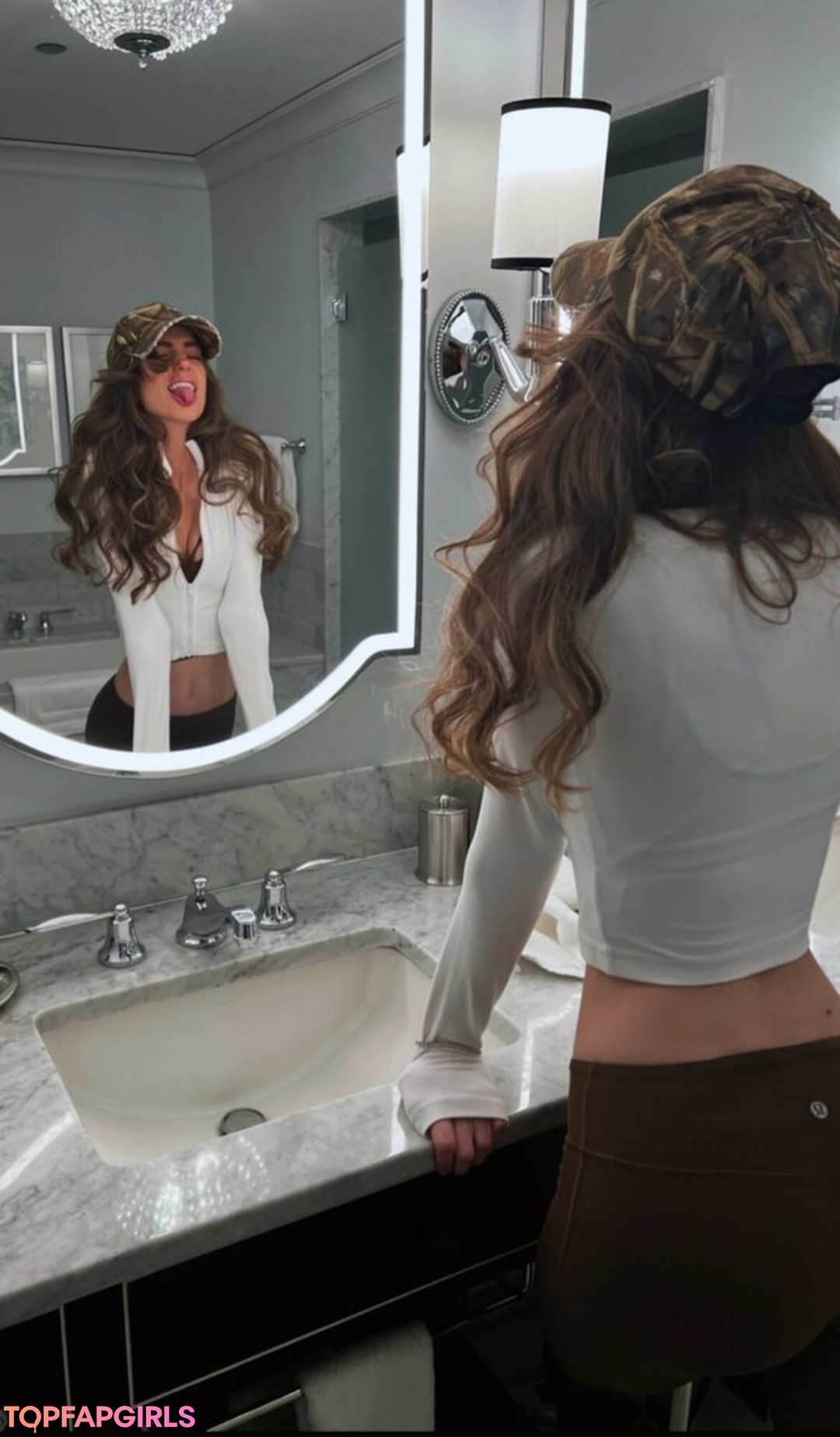 Foto desnuda filtrada de OnlyFans de Anne Marie Morin #132 Foto desnuda filtrada de OnlyFans de Anne Marie Morin #132