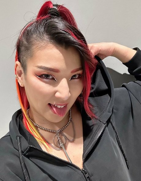 Hikaru Shida