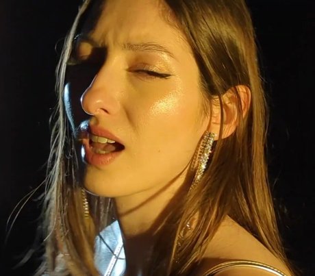 Foto desnuda filtrada de OnlyFans de Aloona Larionova